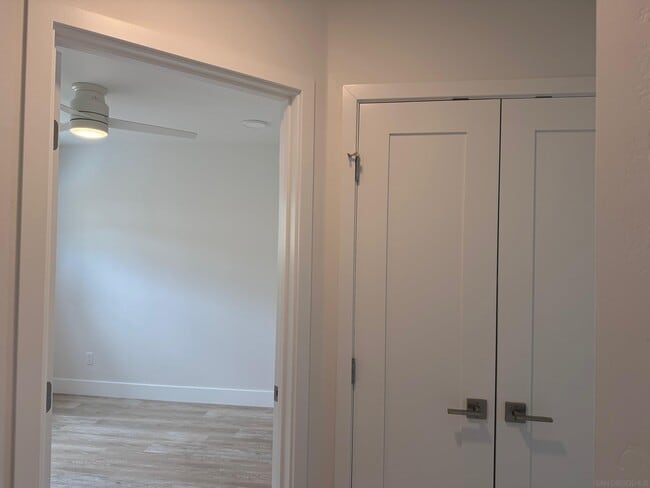 Building Photo - 6051 La Jolla Hermosa Ave