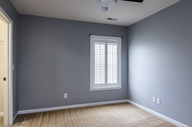 Building Photo - 117 Woodtrellis Ct
