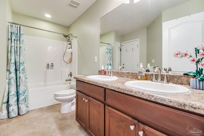 Building Photo - 5202 English Oak Dr