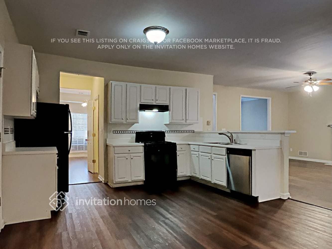 Building Photo - 404 Willowbrook Ct