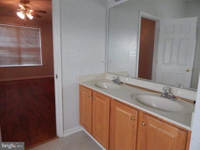 Building Photo - 9802 Minuteman Ct