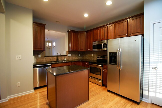 Building Photo - 264 W Bland St