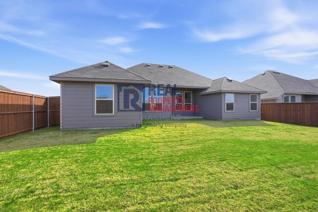 Building Photo - Refined 3-Bedroom Single-Story Home with Versatile Layout