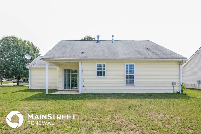 Building Photo - 3250 Trenchard Ln