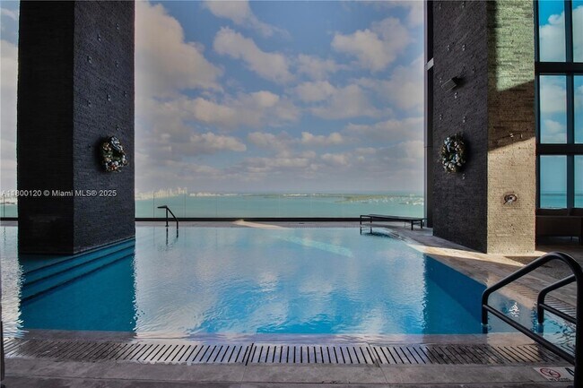 Building Photo - 1451 Brickell Ave