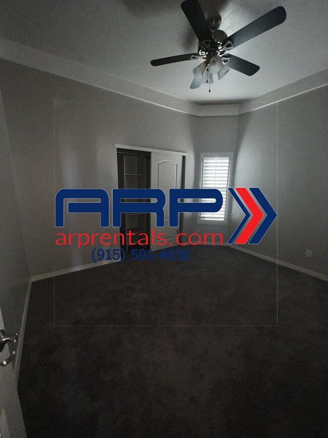 Building Photo - BEAUTIFUL EASTSIDE HOME Open House 09/02/2...