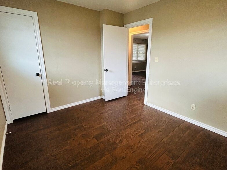 Building Photo - 701 NW 2nd St