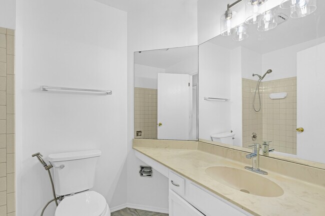 Building Photo - 1239 S Wellington Ct