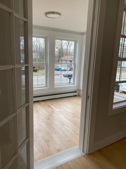 Sunroom - 38 Eliot Rd