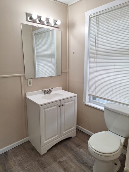 Bathroom 1 - 1220 Louisiana St