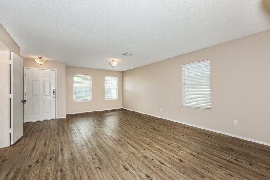Building Photo - 317 Blairwood Dr