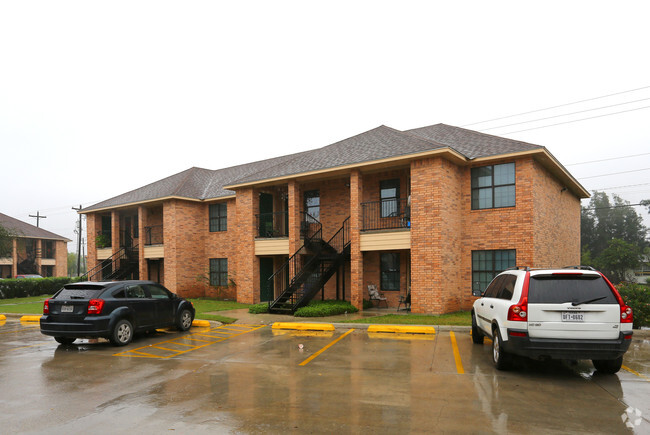 Primary Photo - Lantana Apartments