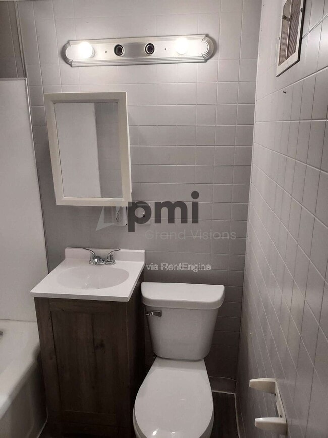 Building Photo - 328 E Kellar Ln