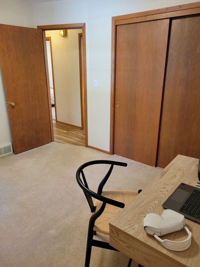 Building Photo - 3 Bedroom Unit