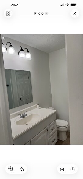 Building Photo - 185 Meadows Dr