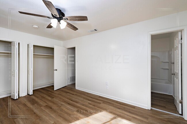 Building Photo - FREE DECEMBER RENT + HALF-DEPOSIT SPECIAL! Spacious 4-Bed 2-Bath Brick Home in West Mobile