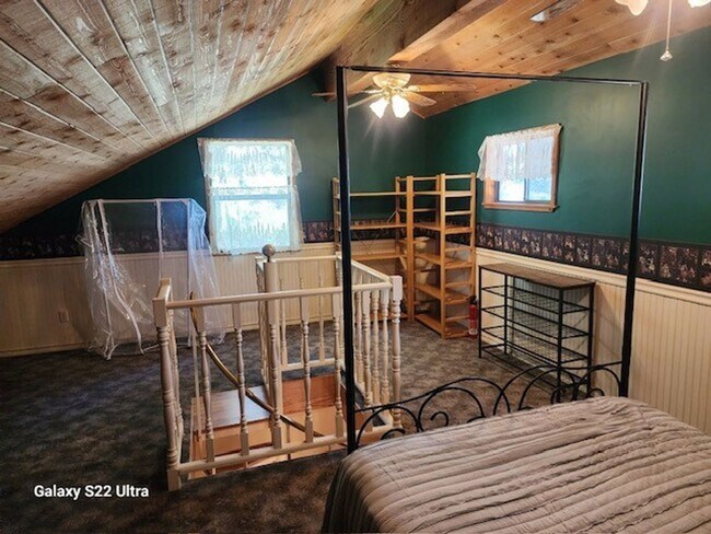 Building Photo - True Skier's Condo! Available for a Seasonal tern rental (3-6 months). Call me today!!