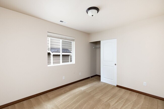 Building Photo - Beautiful 3 Bedroom 2.5 Bathroom Home in Bothell