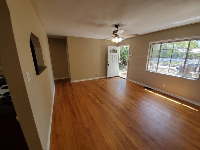 Building Photo - Two Bedroom House with carport