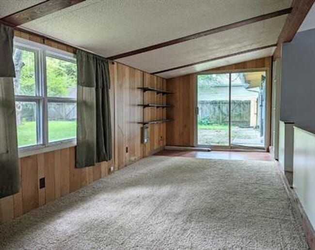 Building Photo - 714 Breen Dr