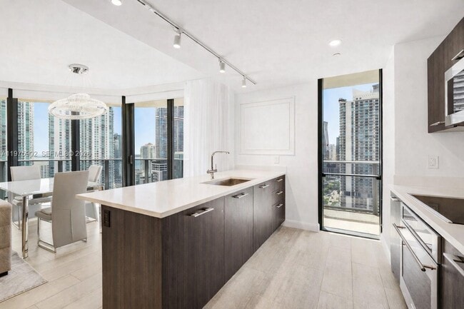 Building Photo - 45 SW 9th St