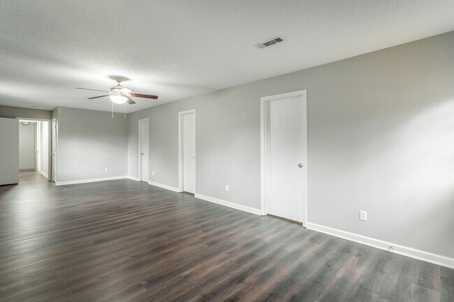 Building Photo - 1109 McBrien Rd