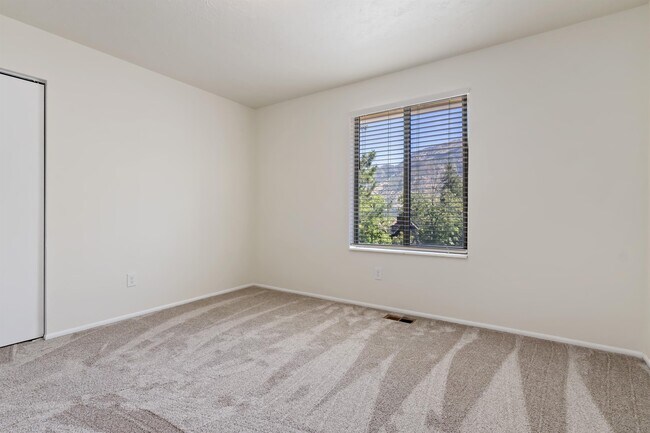 Building Photo - 3072 Danforth Dr