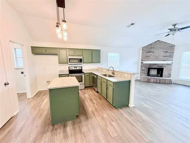 Building Photo - 102 Magnolia St