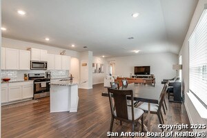 Building Photo - 9811 Kalm Brome