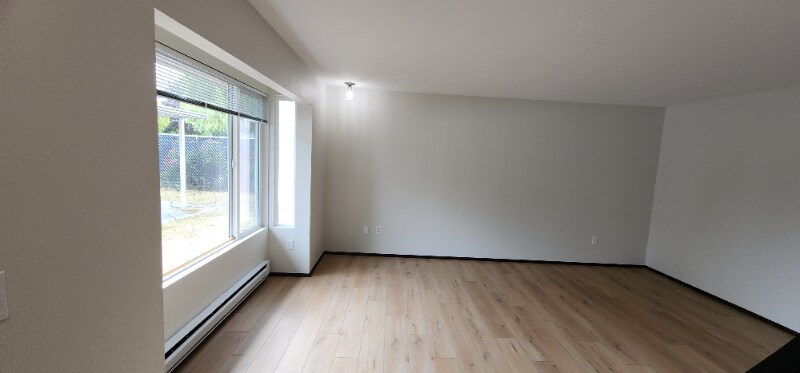 Building Photo - 9330 Holly Dr