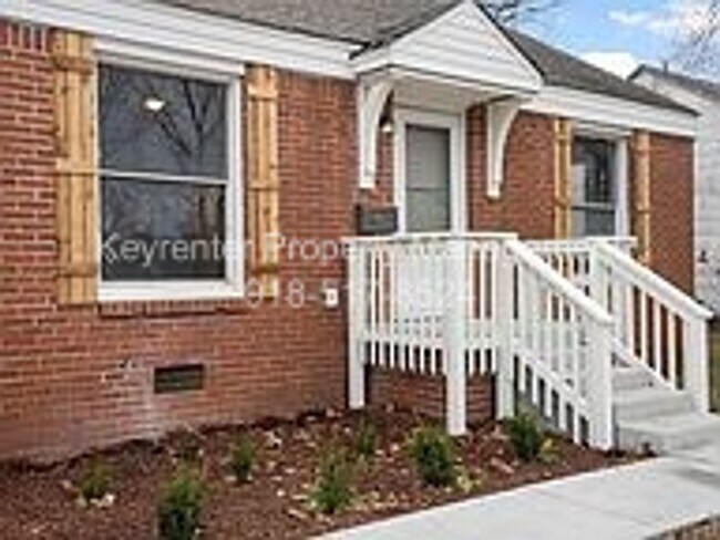 Building Photo - Updated 2 Bed 1 Bath Rental Home Tulsa