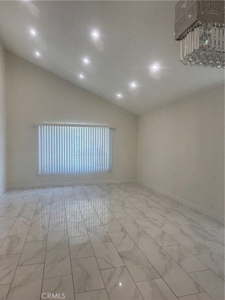 Building Photo - 7127 White Oak Ave