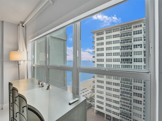 Building Photo - 3750 Galt Ocean Dr