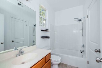 Building Photo - MOVE IN SPECIAL!!! $500 OFF FIRST MONTHS RENT! Come check out this lovely 3 bedroom 2.5 bath home...