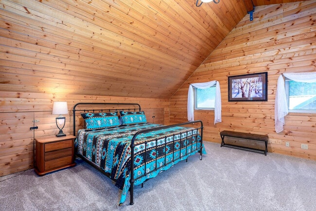 Building Photo - 55823 Wood Duck Dr