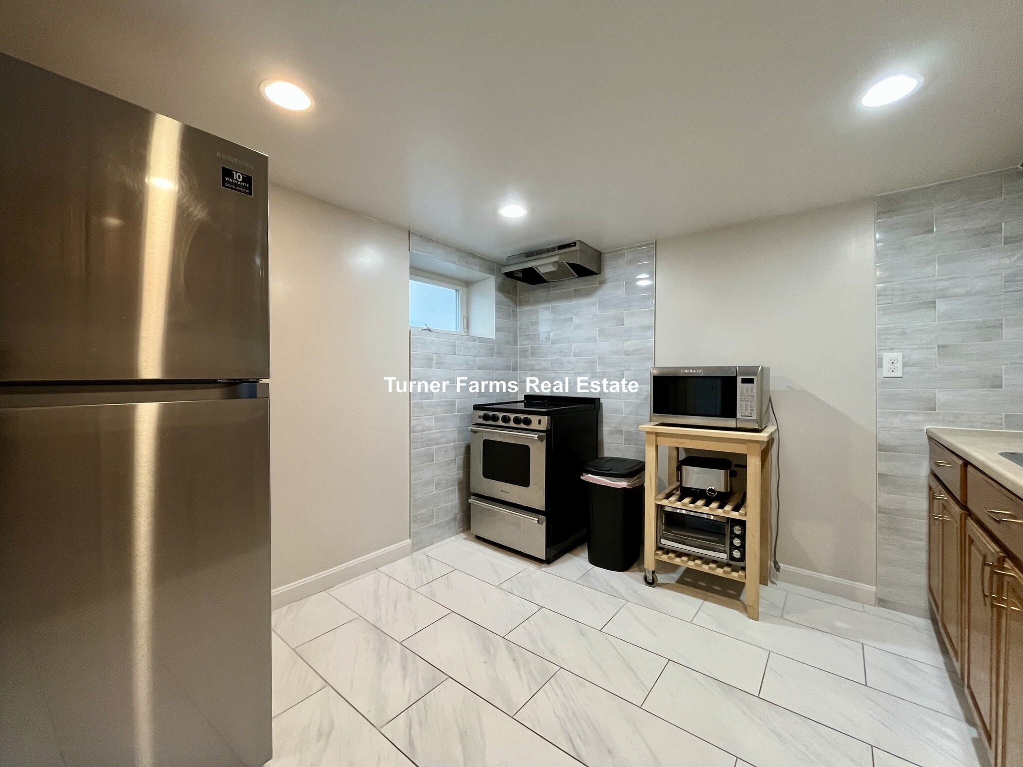 Building Photo - 77 Fairfax St