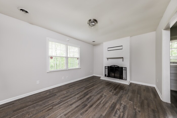 Building Photo - 1301 Yardley Terrace