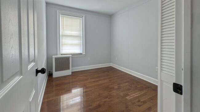 Building Photo - 273 WOODLAWN Ave