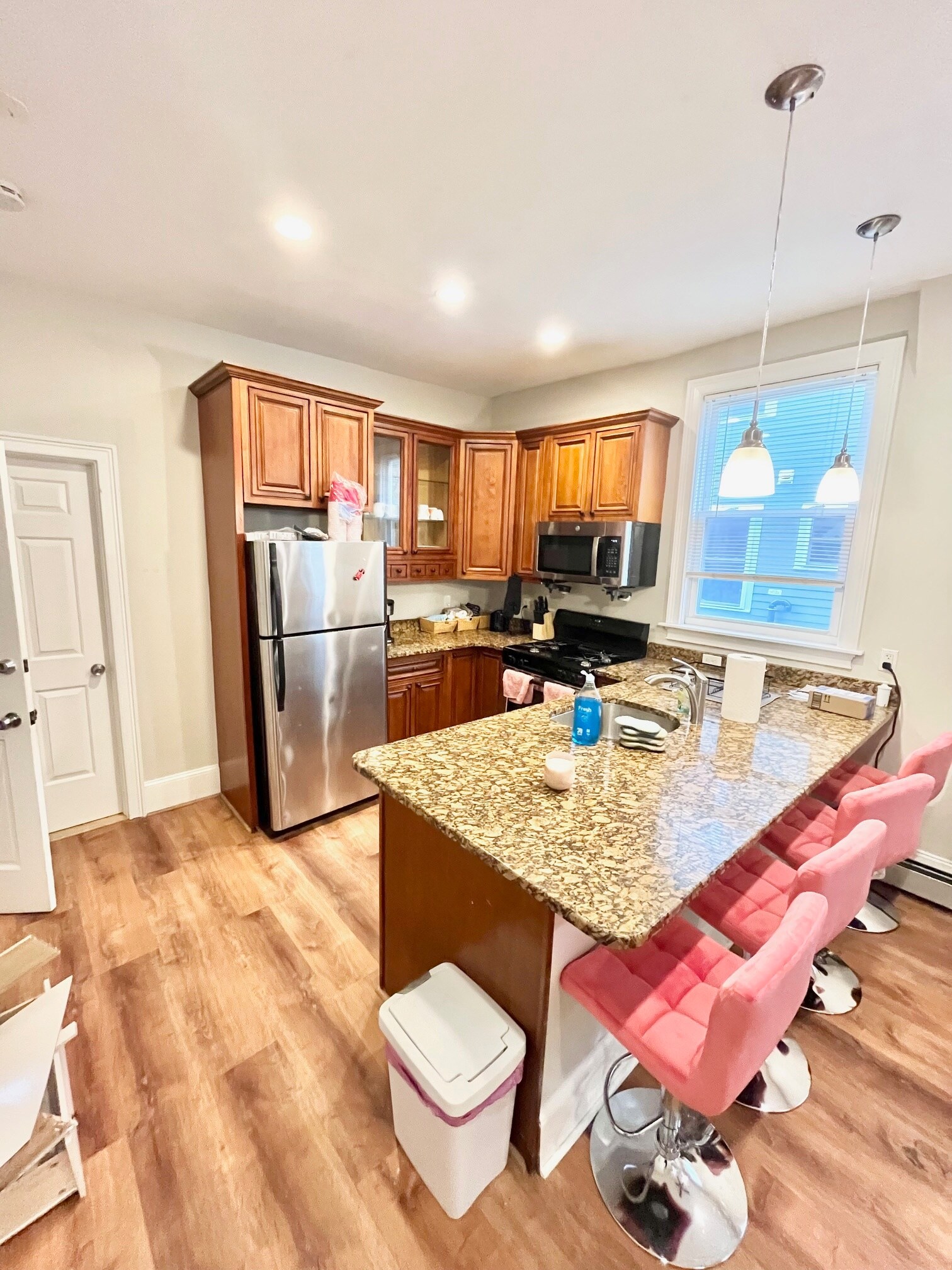 Building Photo - 719 Parker St