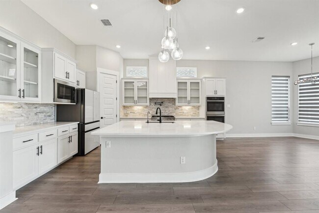 Building Photo - 4216 Caroline Mae Cv