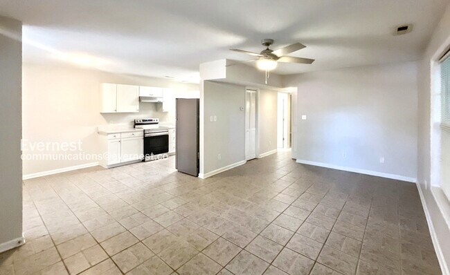 Building Photo - 213 Alpine Dr