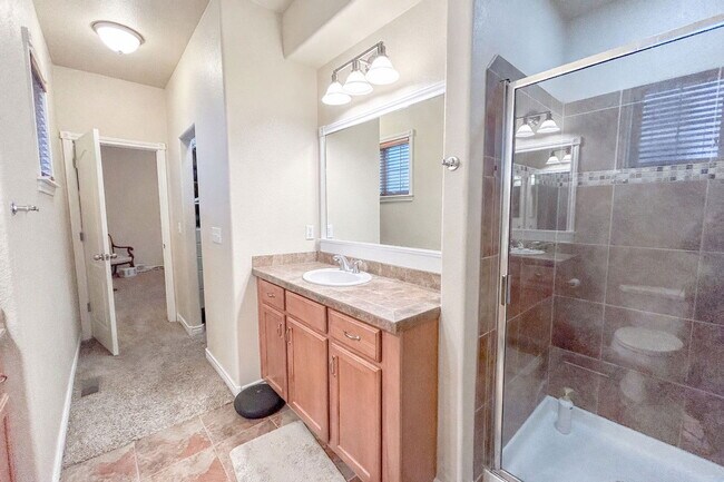 Building Photo - 2220 Uinta St