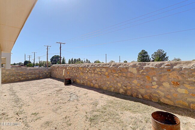 Building Photo - 5913 Ruidoso Downs St