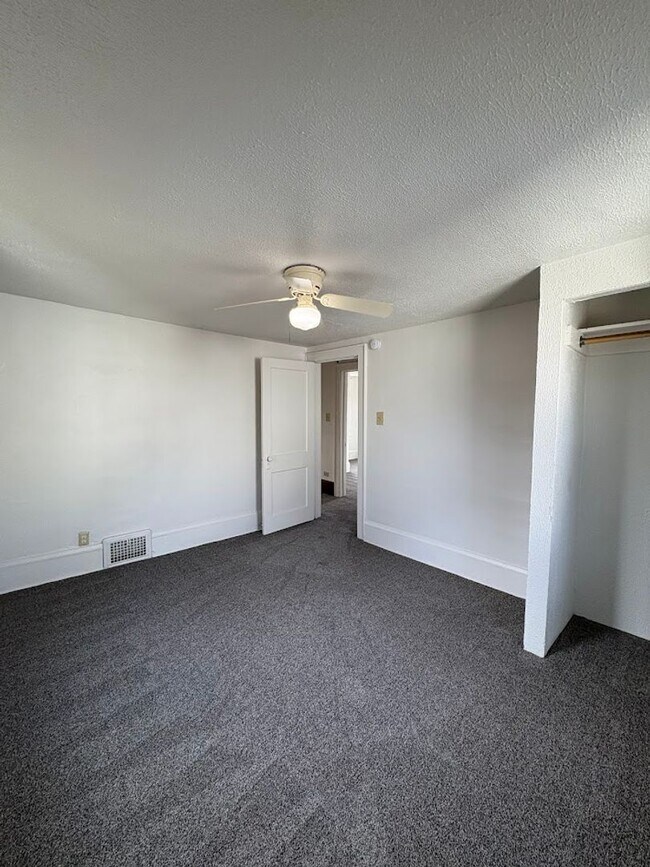 Building Photo - Large three bedroom one bathroom home for rent