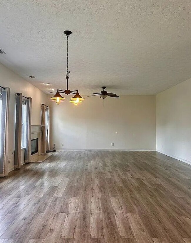 Building Photo - 3/4 Bedroom House - Harrison Schools