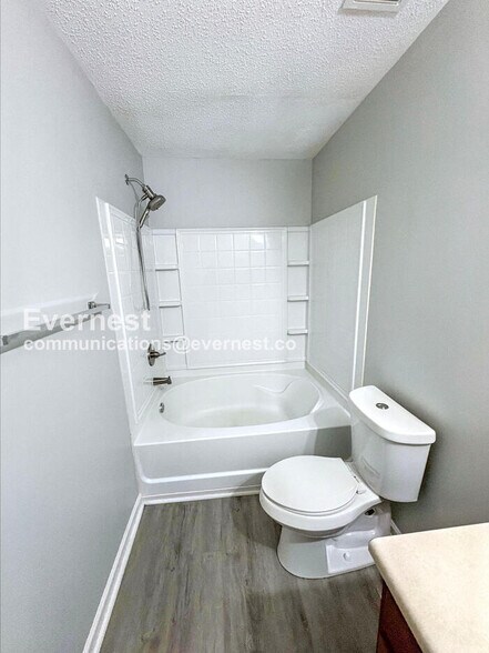 Building Photo - 8616 Thomas Ln