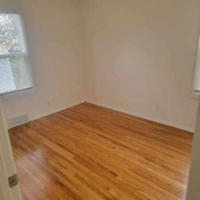 Building Photo - 3 Bedroom Home in Florissant