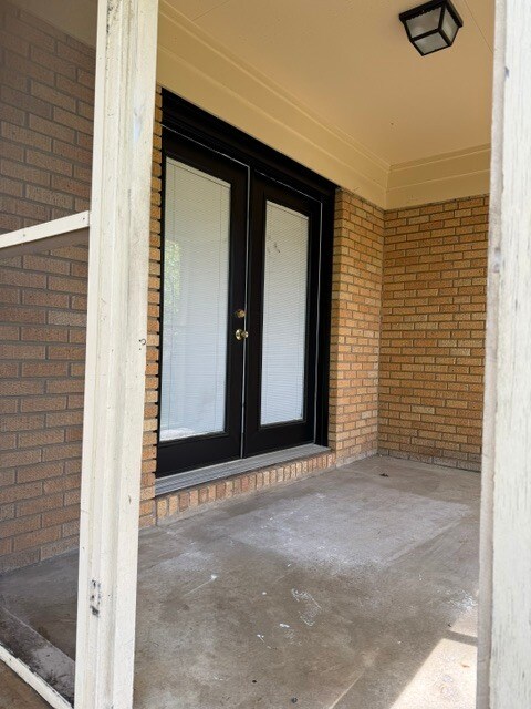 Building Photo - 1520 Crestwood Rd