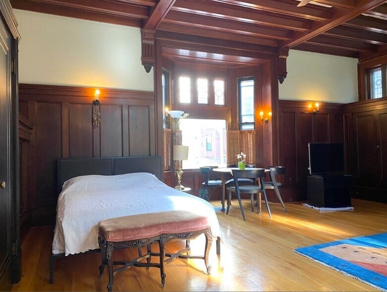 Building Photo - 384 Marlborough St