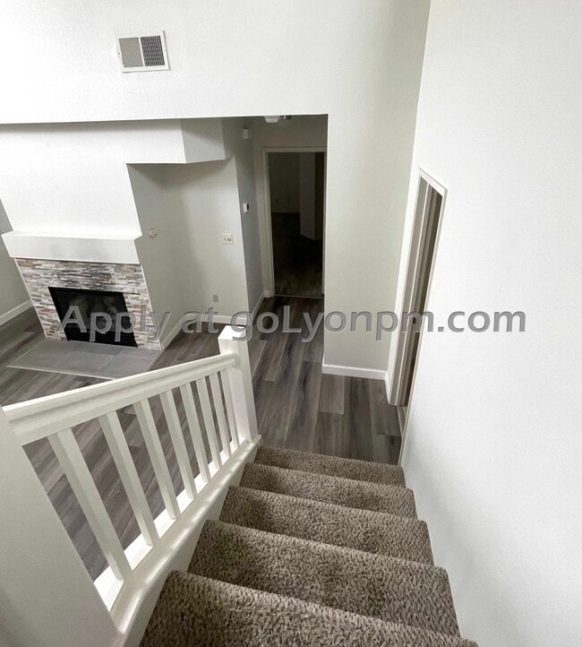 Building Photo - Charming 2BDRM 2.5BA with LOFT | Perfect Location near Folsom Premium Outlets & Lake Natoma!